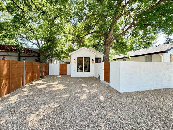 2519 E 4th ST #1/2, Austin, TX 78702