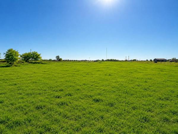 14322 FM 619, Coupland, TX 78615