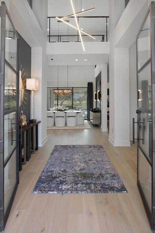122 Crosswater LN, Dripping Springs, TX 78620