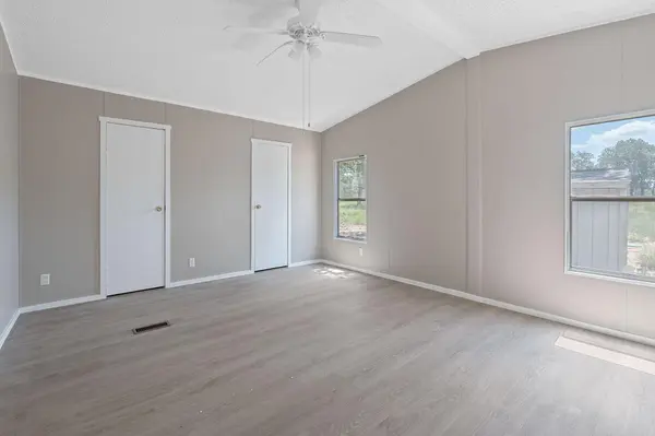1385 Pettytown RD, Dale, TX 78616