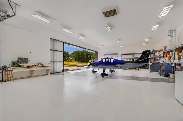 1311 Clayton Nolen DR, Horseshoe Bay, TX 78657