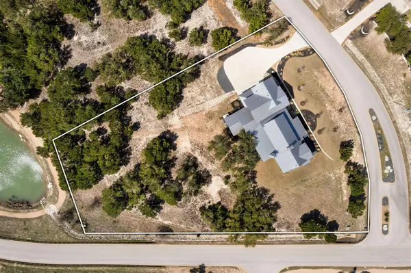 1708 Knights Chance LN, Spicewood, TX 78669