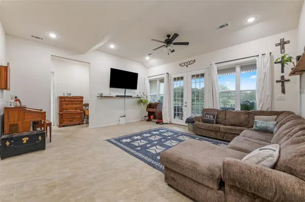 220 Creedmore DR, Liberty Hill, TX 78642