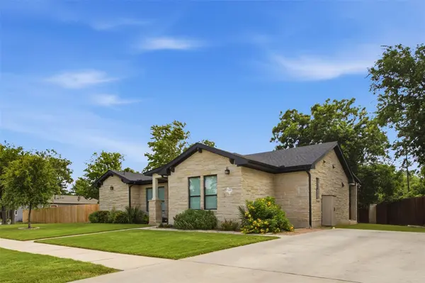 1905 S College ST, Georgetown, TX 78626
