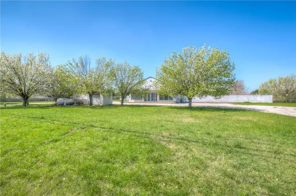 2100 Old Airport RD, Georgetown, TX 78626