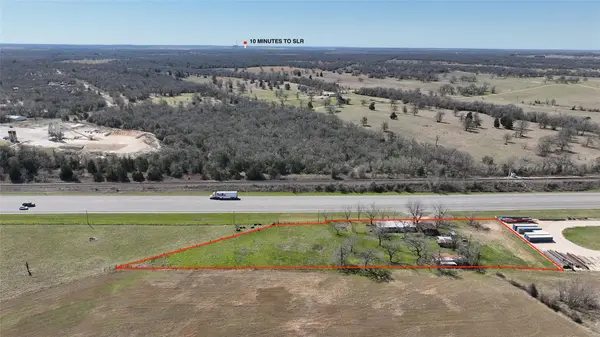 1918 W Us Highway 79, Rockdale, TX 76567