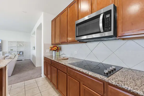 209 Kennicott DR, Kyle, TX 78640