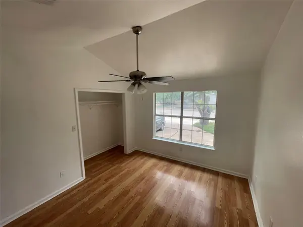 2808 Lyon RD #A, Austin, TX 78702