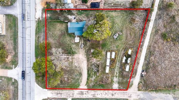 655 NW Loop 230, Smithville, TX 78957
