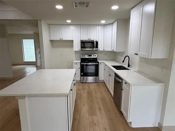 1402 Cardinal Hill DR, Austin, TX 78758