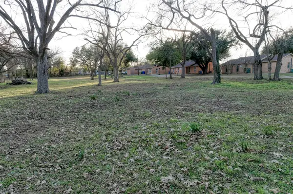 Lot 1 E Alamo ST, Elgin, TX 78621