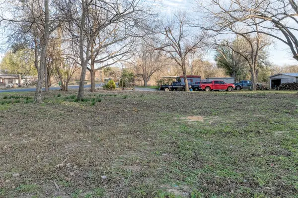 Lot 1 E Alamo ST, Elgin, TX 78621