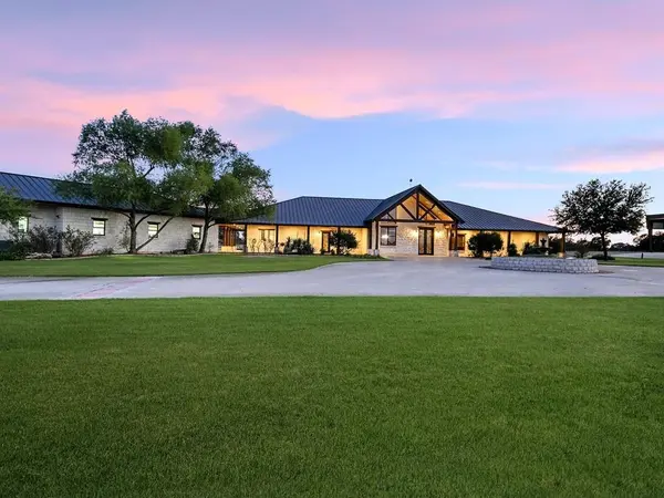 1584 County Road 226 RD, Giddings, TX 78942