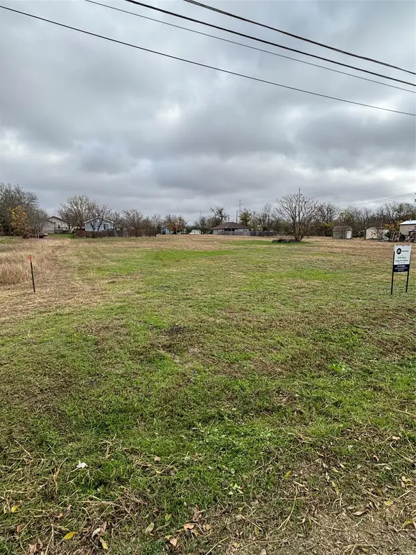 1302 Frink ST, Taylor, TX 76574