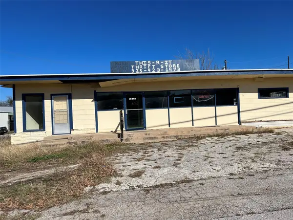 220 HWY 261, Kingsland, TX 78639