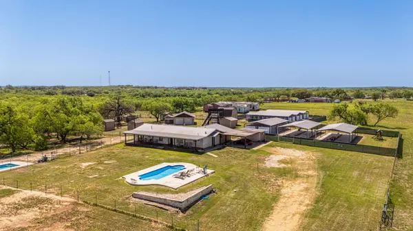 5800 Curran DR, Von Ormy, TX 78073