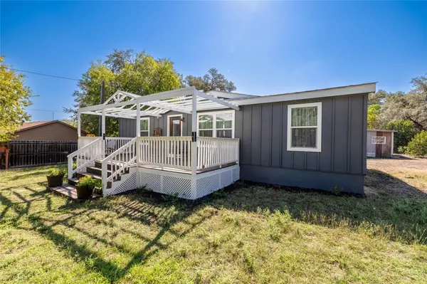 106 E Olive ST, Lockhart, TX 78644