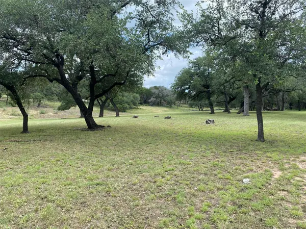 1300 Gold LN, Lago Vista, TX 78645