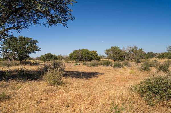 928 Bendele RD, Johnson City, TX 78636