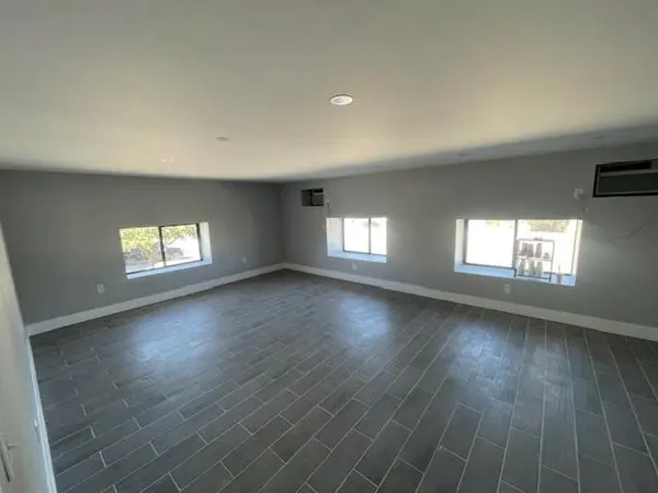 4925 E Cesar Chavez ST, Austin, TX 78702