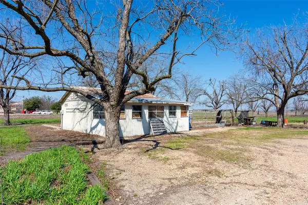 3310 N Main ST, Taylor, TX 76574