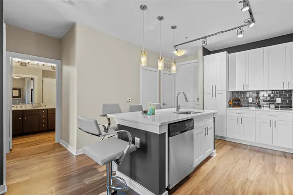 1900 Barton Springs RD #5027, Austin, TX 78704