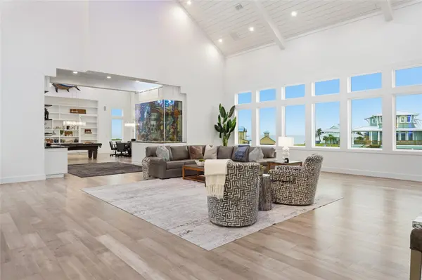 305 Estes DR, Rockport, TX 78382