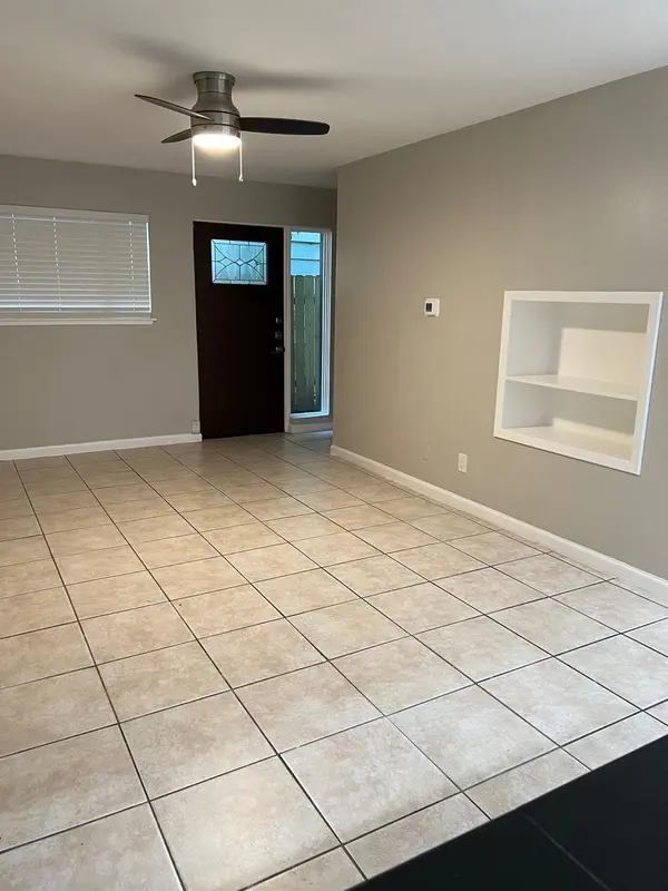 2413 Leon ST #103, Austin, TX 78705