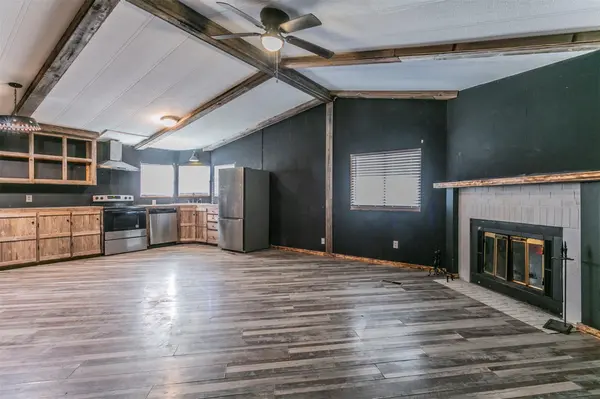 6384 E FM 485, Cameron, TX 76520