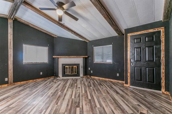 6384 E FM 485, Cameron, TX 76520