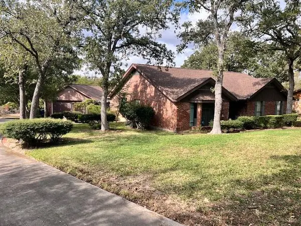 901 Cady RD, Rockdale, TX 76567