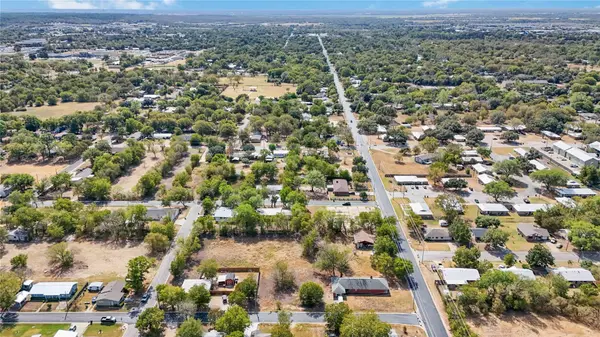2204 Water ST, Bastrop, TX 78602