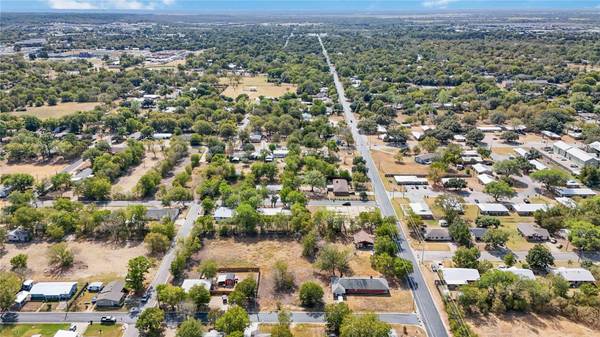 2204 Water ST, Bastrop, TX 78602