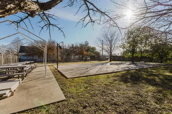 202 Main ST, Hutto, TX 78634