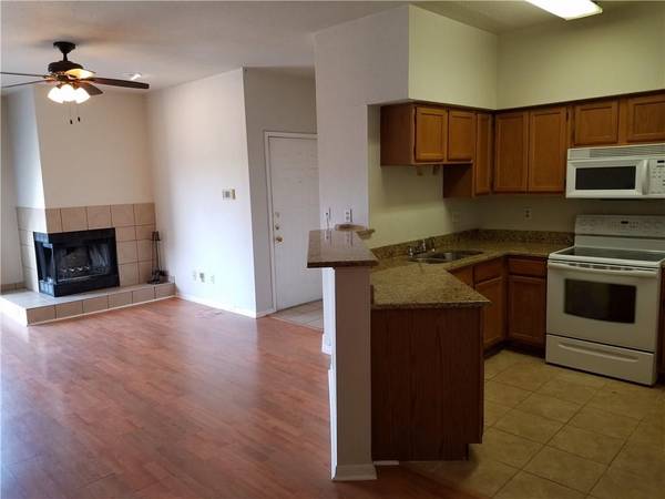 2450 WICKERSHAM LN #1317, Austin, TX 78741