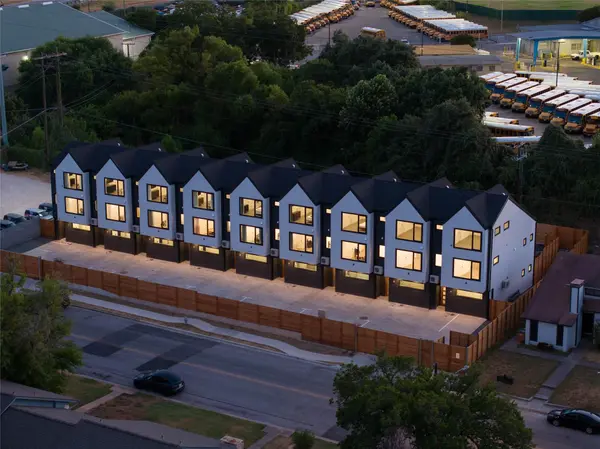 7104 Creekside DR, Austin, TX 78752