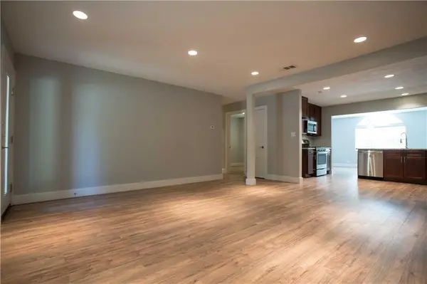 809 Sussex DR, Austin, TX 78745