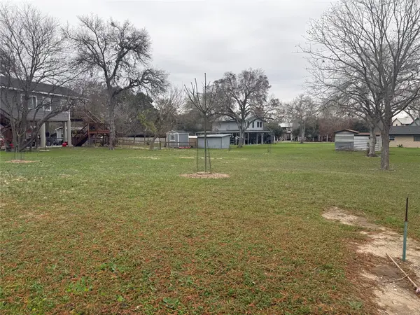 110 Lake Forrest DR, Seguin, TX 78155