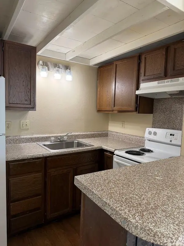 1000 W 26TH ST #212, Austin, TX 78705