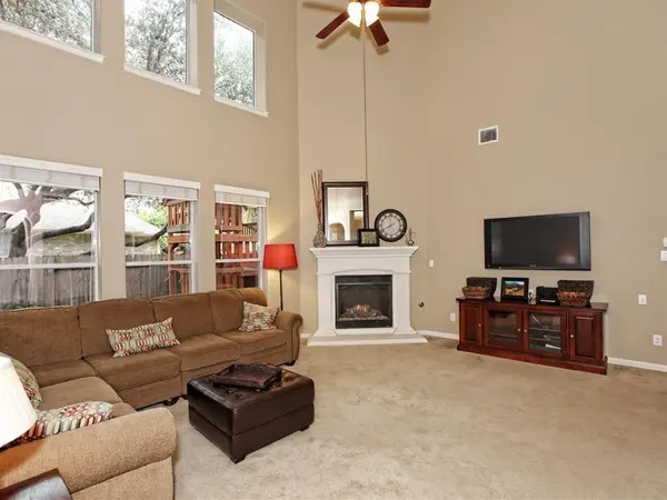 2622 Crestfield PL, Round Rock, TX 78681