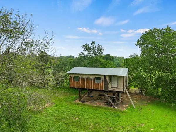 429 Hidden Shores Lp RD, Smithville, TX 78957