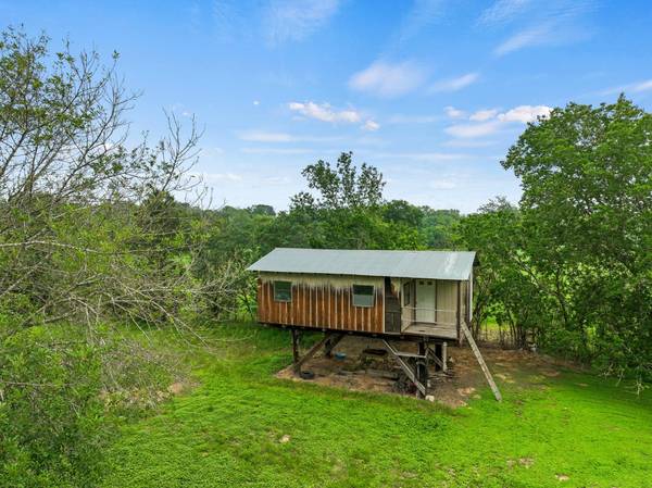429 Hidden Shores Lp RD, Smithville, TX 78957