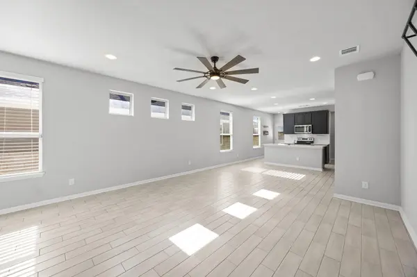225 Unforgiven LN, Jarrell, TX 76537