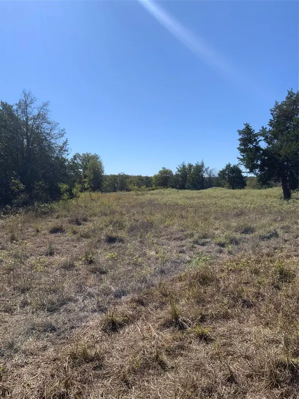 000 County Road 304, Lexington, TX 78947