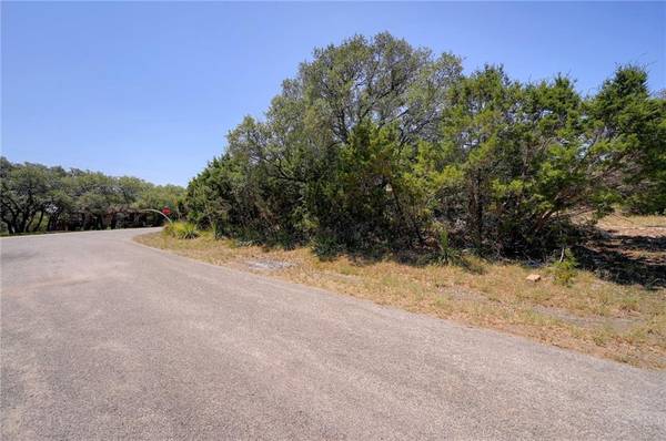 135 Mountainview DR, Canyon Lake, TX 78133
