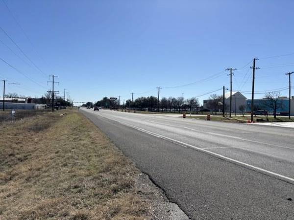 4030 N MAIN ST ST, Taylor, TX 76574