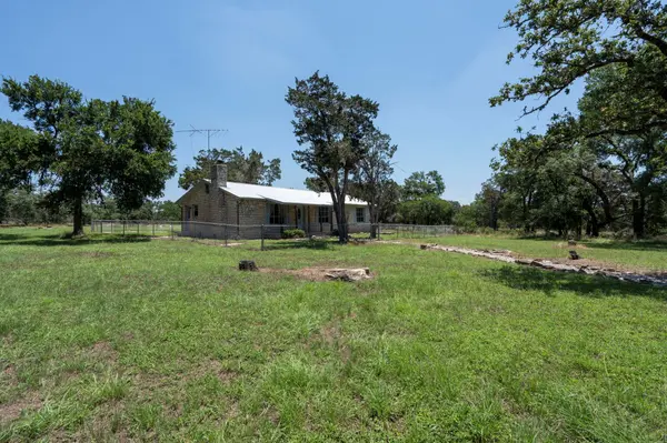 801 Billie Brooks LN, Driftwood, TX 78619