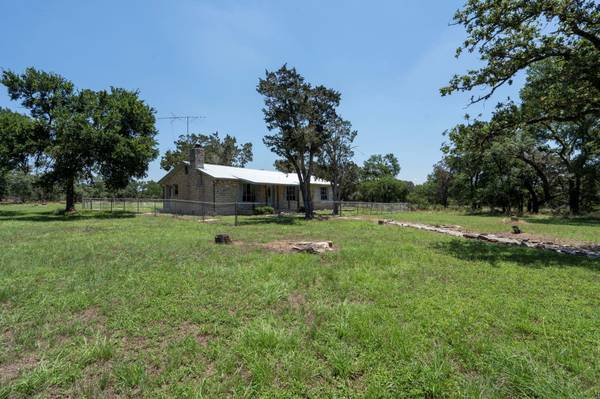801 Billie Brooks LN, Driftwood, TX 78619