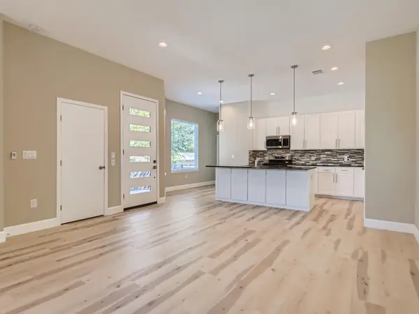 7204 Bennett Ave #B, Austin, TX 78752