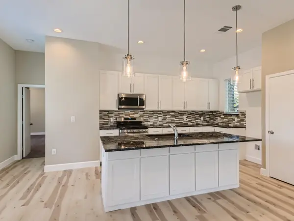 7204 Bennett Ave #B, Austin, TX 78752